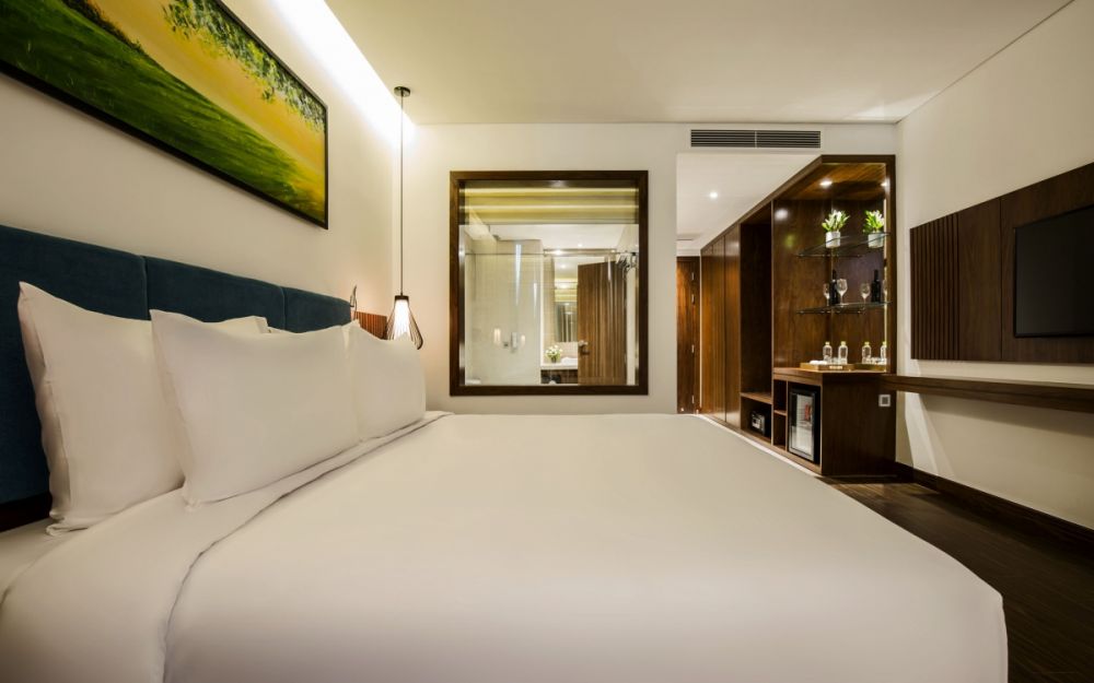 Beachfront Premier Deluxe, Maximilan Da Nang Beach 4*