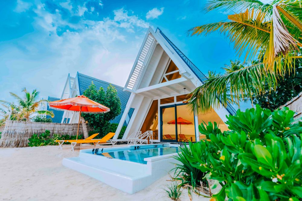 Bodu Haruge Beach Villa with Private Pool, Oaga Art Resort 5*