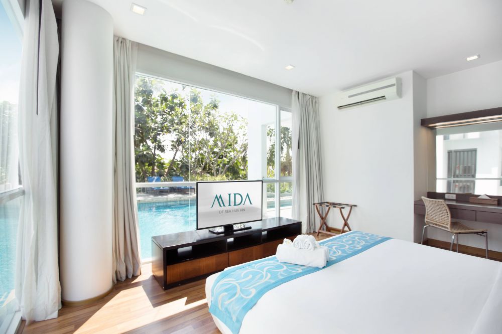 2-bedroom Corner Suite/ Pool Access, Mida De Sea 4*