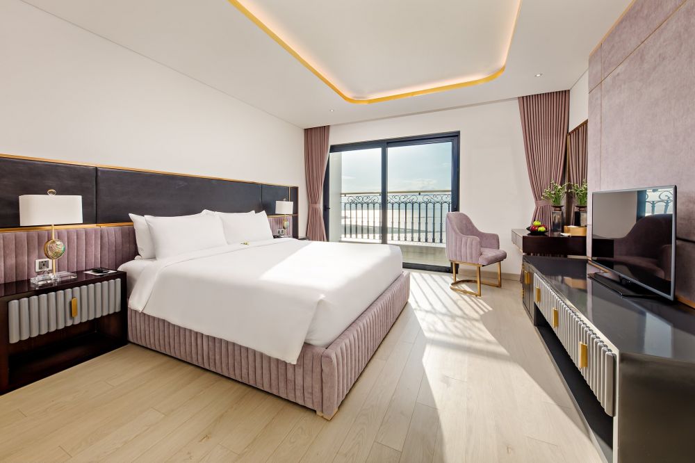 Executive, Wyndham Danang Golden Bay 5*