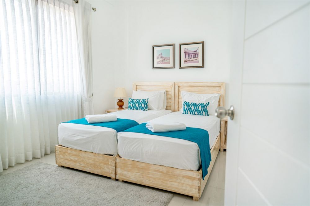 Three Bedroom Partial/Direct SV (Penthouse Partial/Direct SV), Ocean Front Condominium - Galle 4*