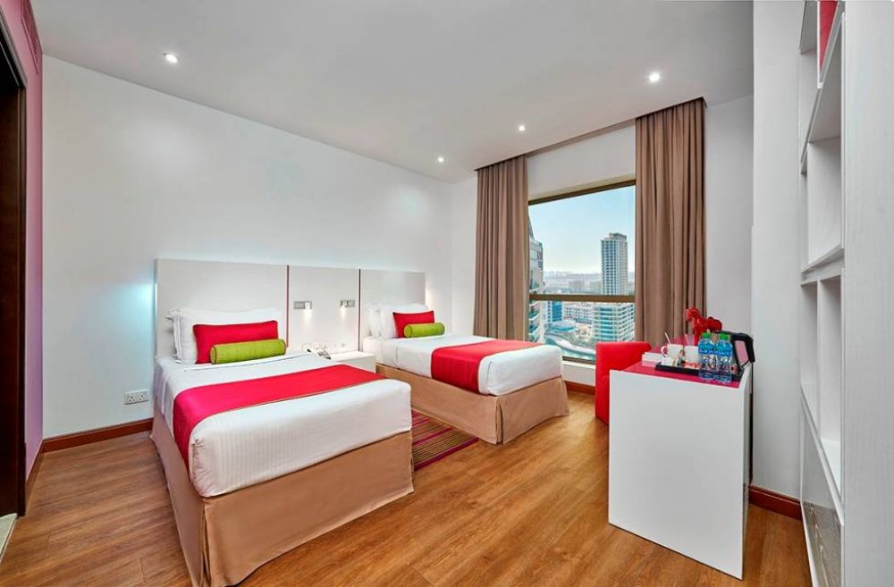 Deluxe Room, Ramada Hotel & Suites By Wyndham Jbr (ex. Hawthorn Suites) 4*