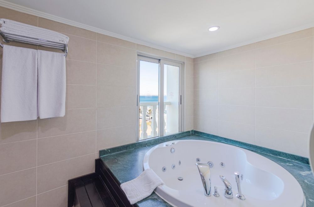 Corner Suite Sea View, Crowne Plaza Antalya Hotel 5*