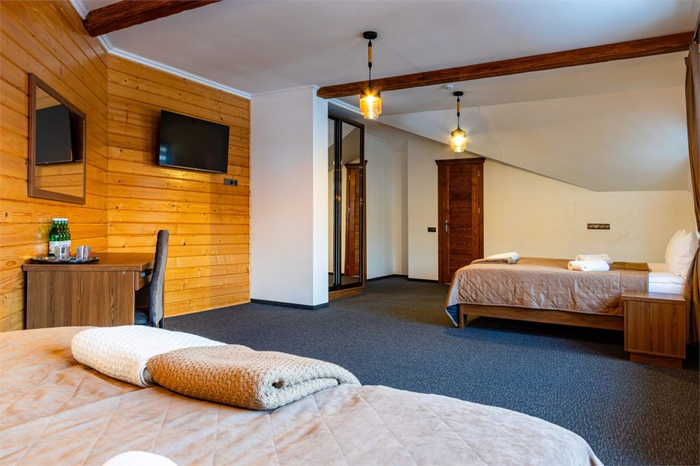 Люкс 4-местный, Князів Двір 3*