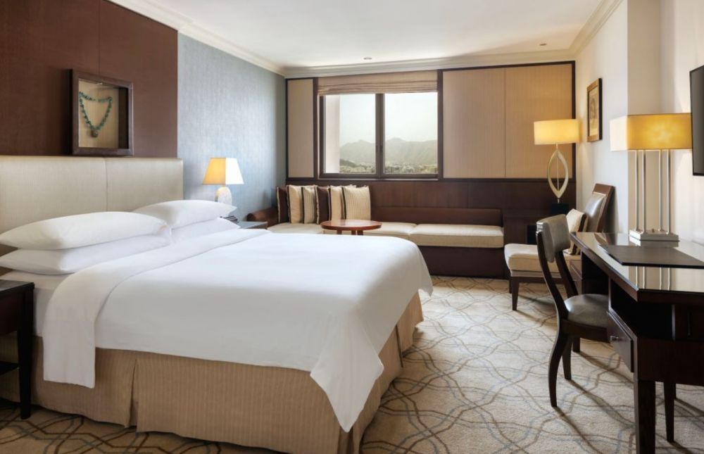 King/Twin High floor, Sheraton Oman 5*