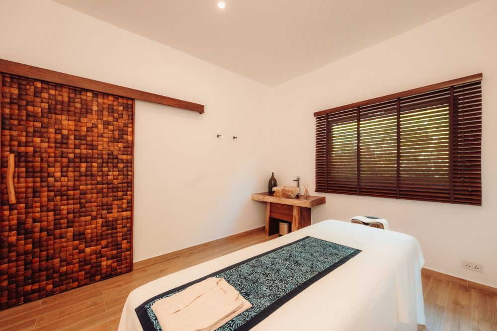 Three Bedroom Beach Pool Residence, Kuredhivaru Resort and Spa (ex.Movenpick Resort Kuredhivaru) 5*