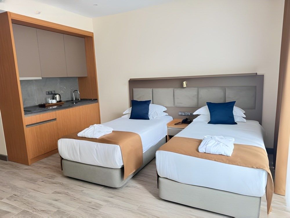 Family Room with Balcony (Connecting), New Wave Apart 