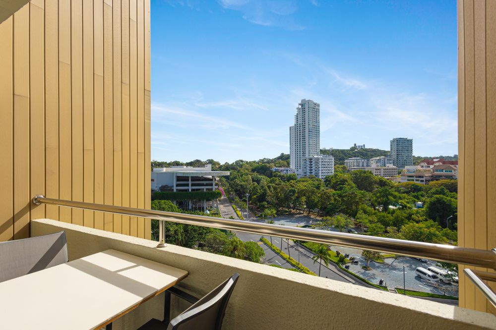 Mini Suite Plus Sunrise View/ Sea View, Royal Cliff Beach Hotel 5*