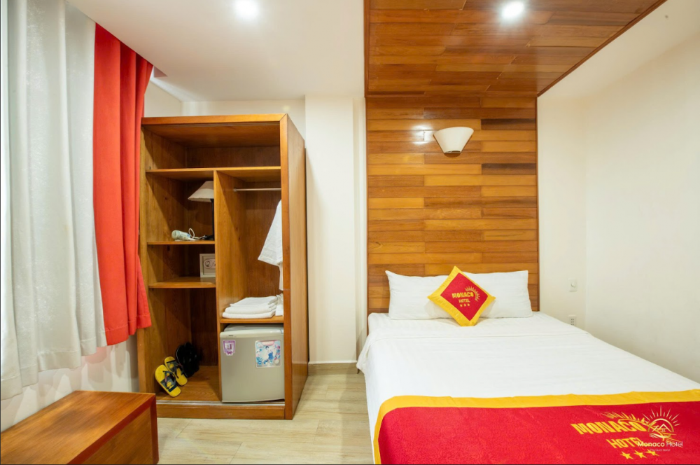 Double Mountain/Ocean View, Monaco Hotel 3*