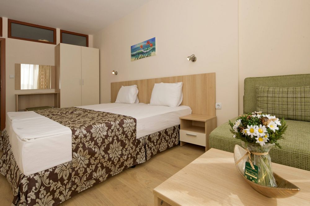 2 Bedrooms Apartment, Karlovo 3*