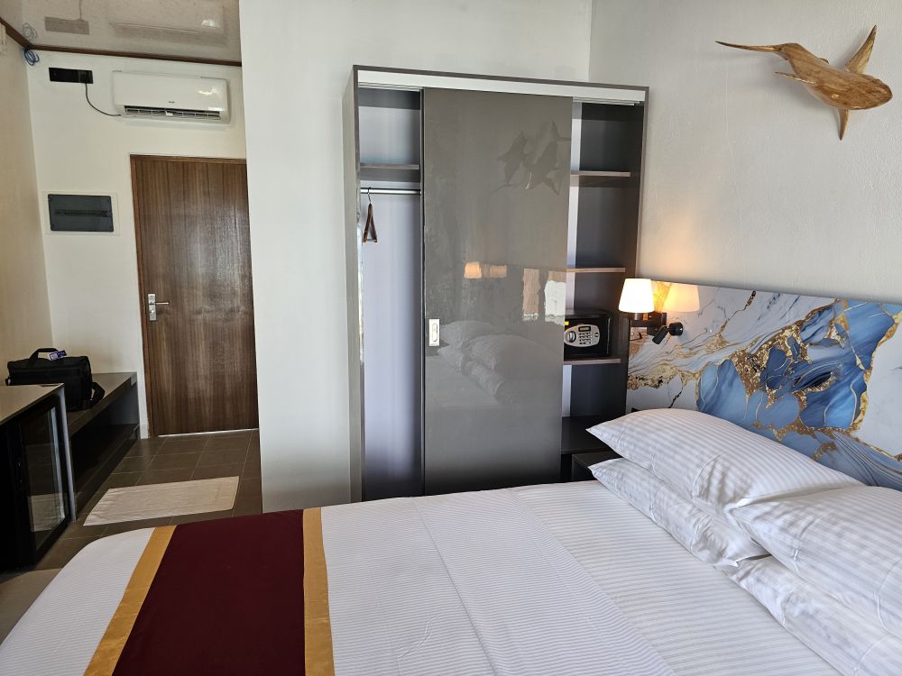 Deluxe Ocean View With Pool, Lagoon View Maldives 