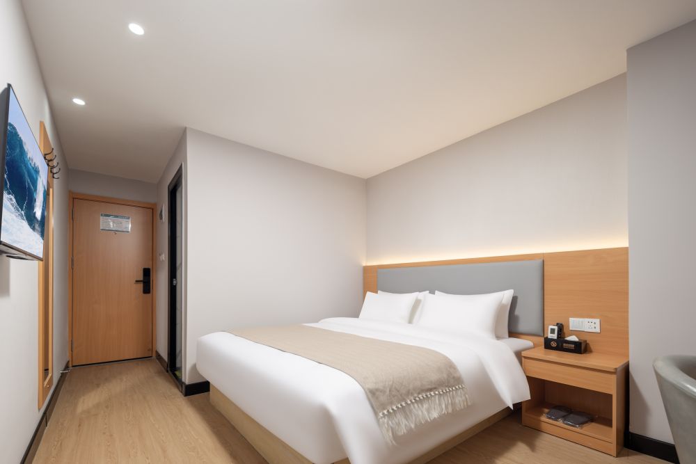 Deluxe King Room, Sanya Guanhailou Hotel 3*