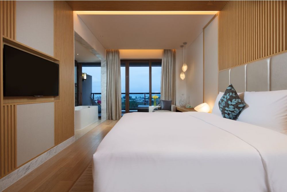 Premier Room OV, Thousand Cranes Sanya Yazhou Bay,Curio Collection by Hilton 5*