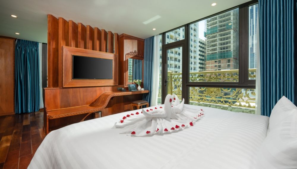 Monalisa Suite with Balcony, Monalisa Luxury Hotel 3*