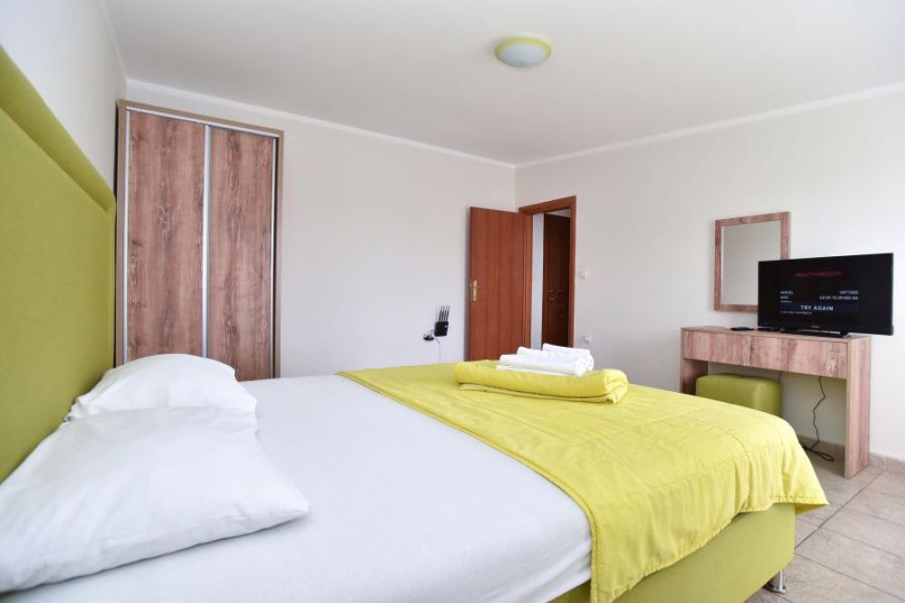 APP 04, Jana Apartments 3*