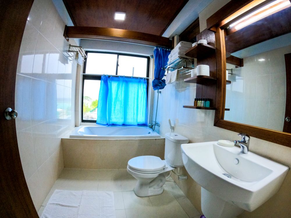 Bungalow with 2 rooms, Lagoon View Maldives 