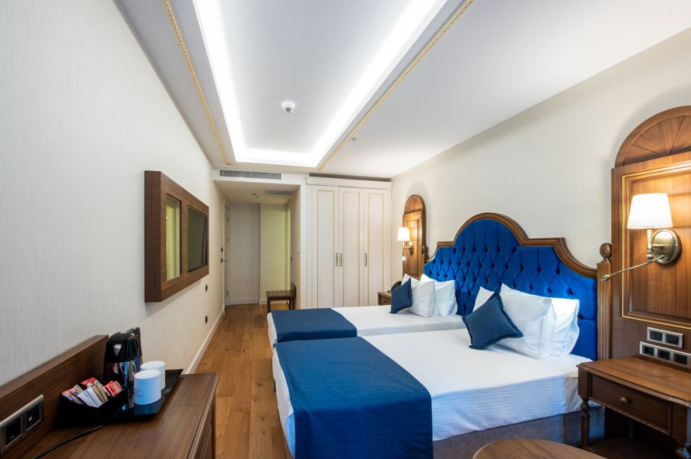 Standard, Bvs Bosphorus Pera 4*