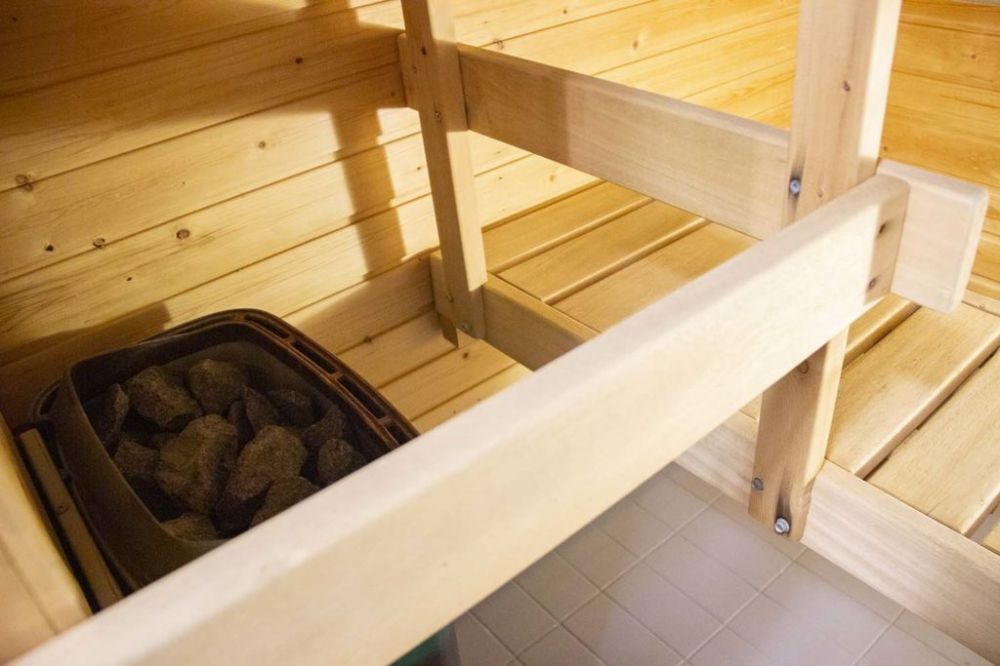 Standard Twin sauna, Hullu Poro 3*