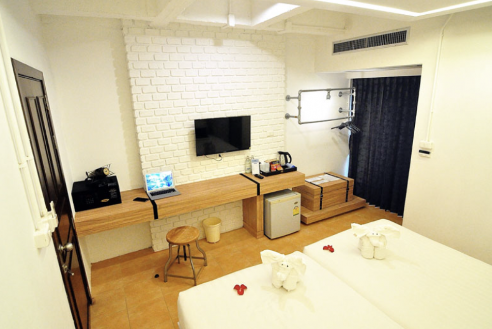 Deluxe Twin with Balcony, Forty Winks Phuket 4*