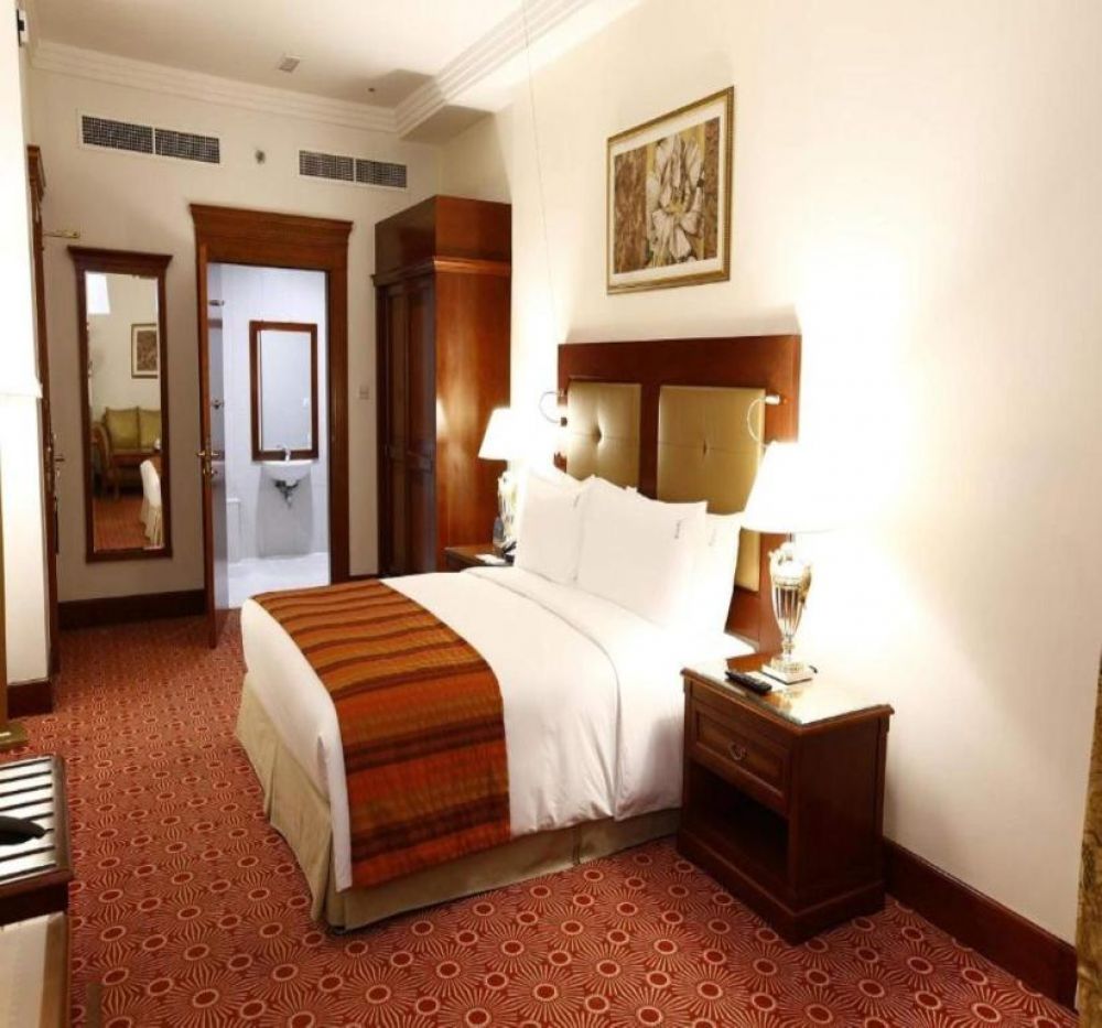 Deluxe Room, Sunday Holiday International Hotel (ex. Holiday International Hotel Embassy District) 4*