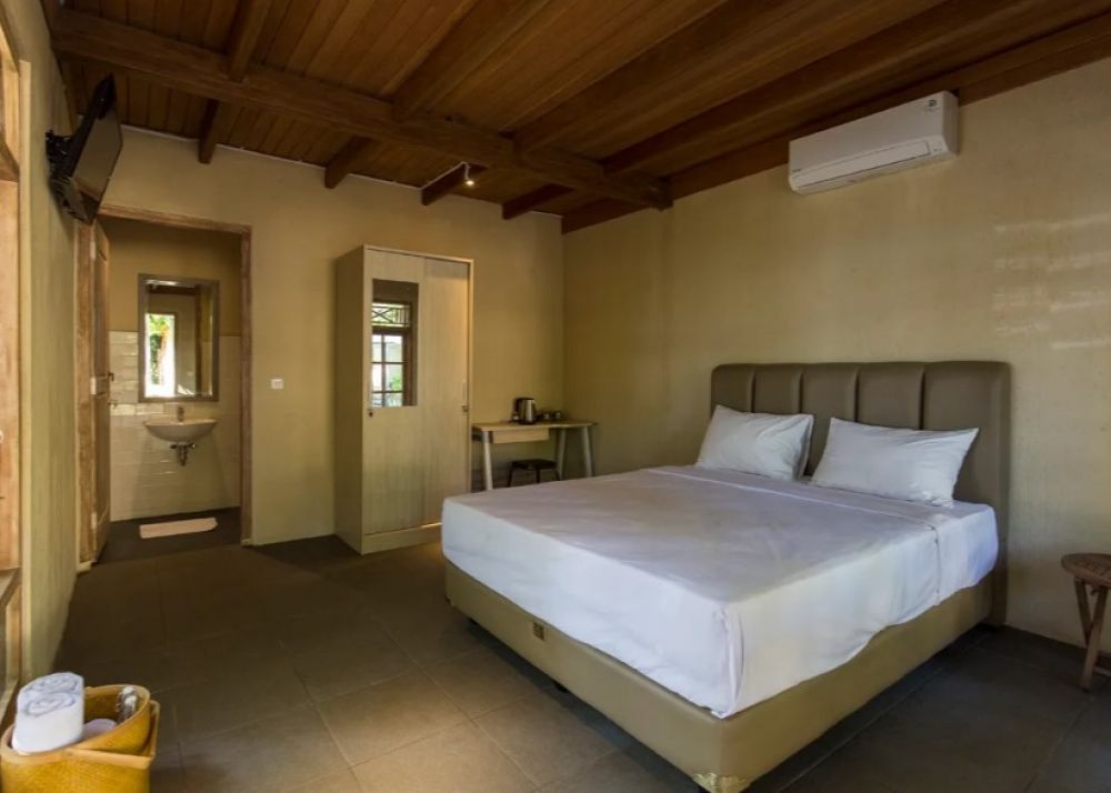 Chief Explorer, Menjangan Ecolodge 3*