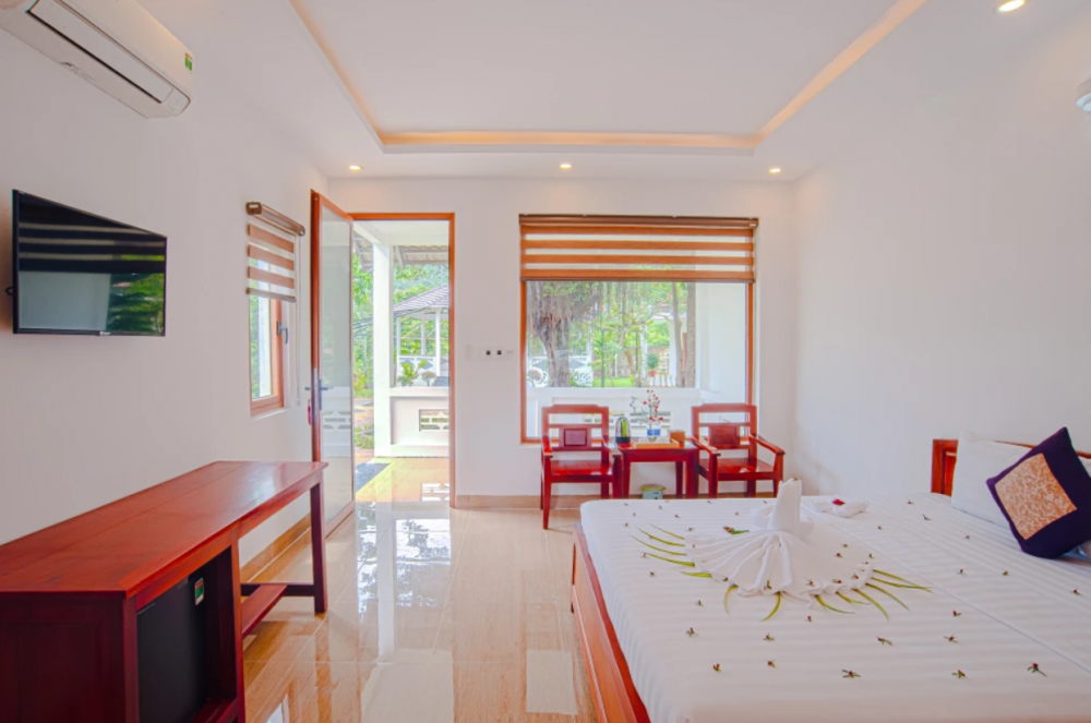 Flower Stream Bungalow, YNG Luxor Phu Quoc Resort 4*