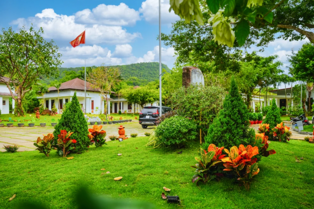 Lotus Island Bungalow, YNG Luxor Phu Quoc Resort 4*