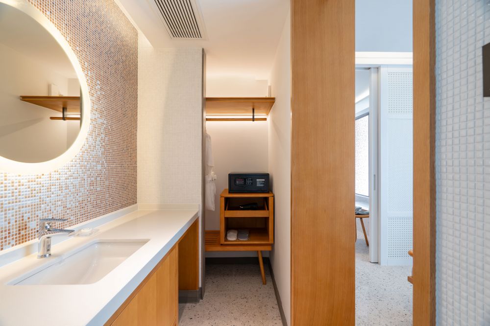 Deluxe Suite Pool Access Ocean View, Wyndham Garden Phuket Kamala 5*