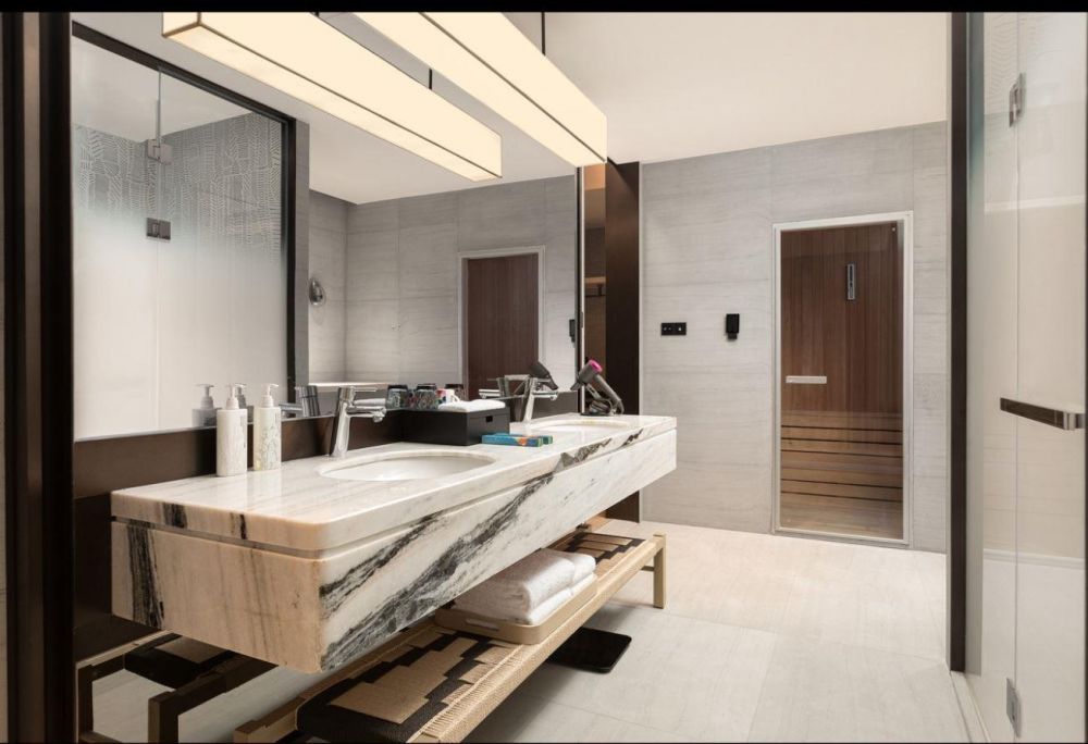 Panoramic Ocean View Suite, Hualuxe Sanya Yalong Bay Resort 5*