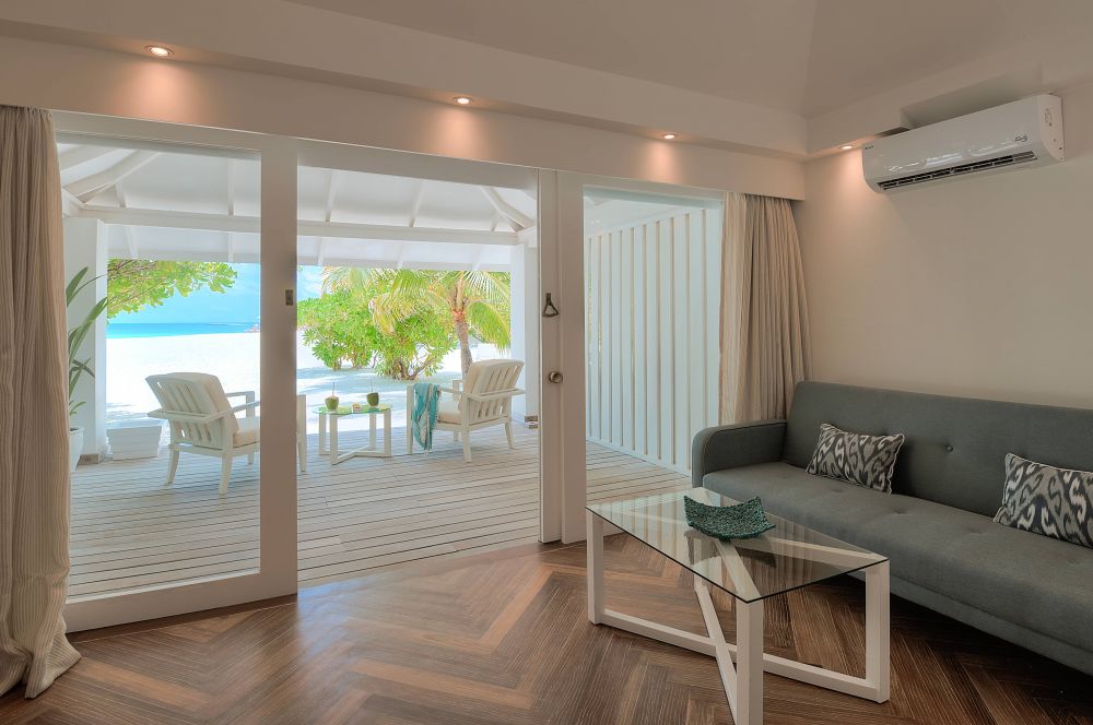 Beach Front Junior Suite, Diamonds Thudufushi Island 5*