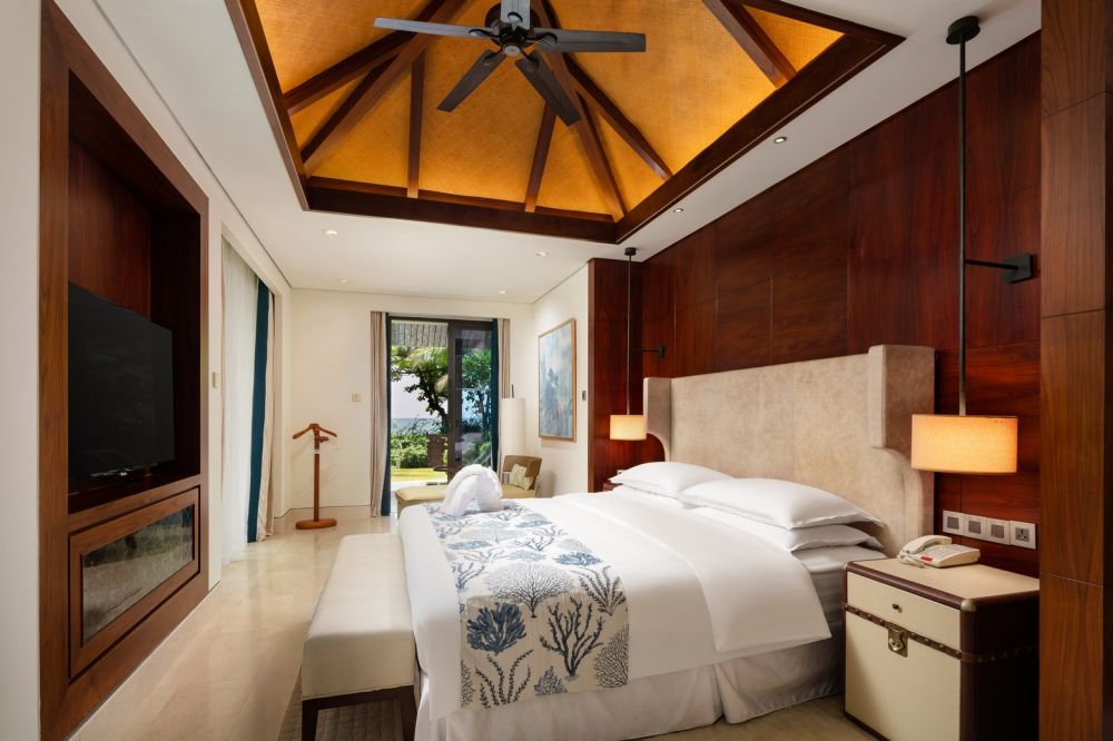 Deluxe Ocean Front Villa, Sheraton Sanya Resort 5*