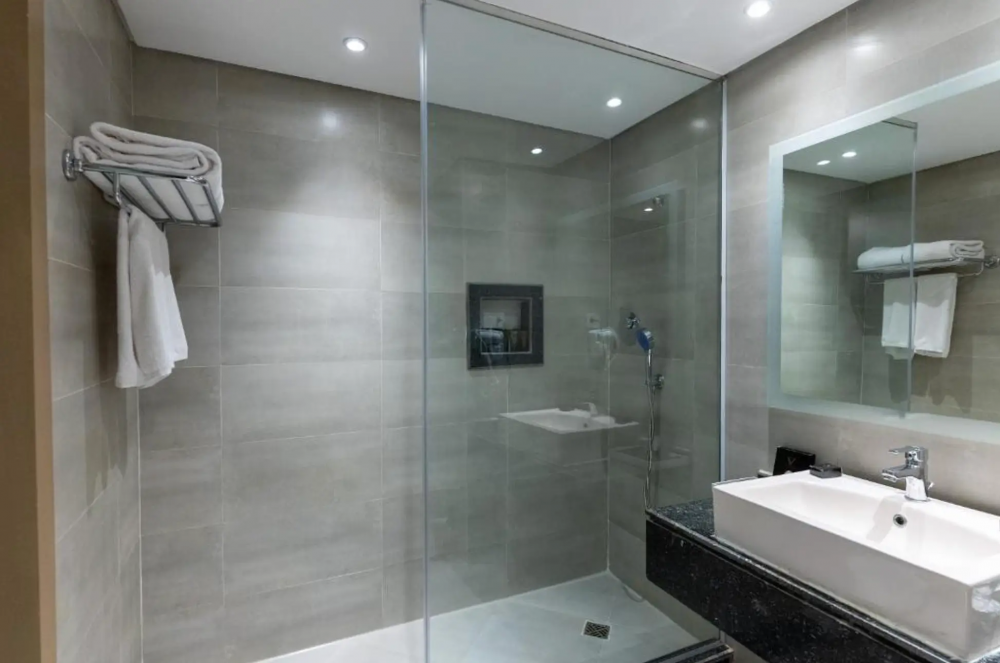 Deluxe Swim‑Up Room Adults Only 16+, The V Luxury Resort 5*