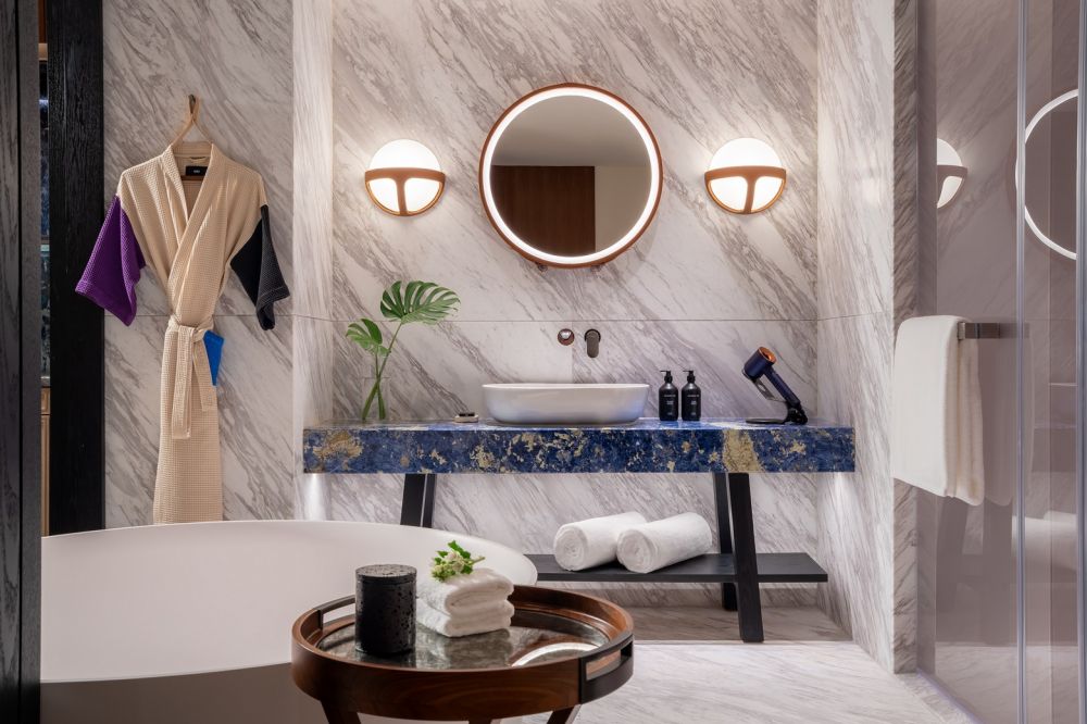 Essential/ Essential eSports, Kimpton Hainan Aqeos 5*