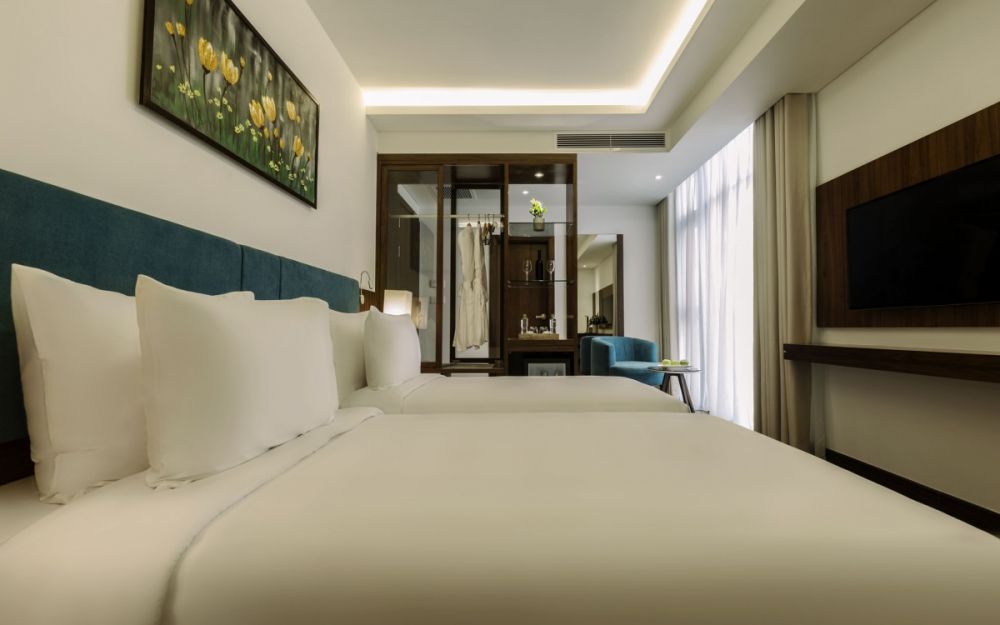 Premier Deluxe, Maximilan Da Nang Beach 4*