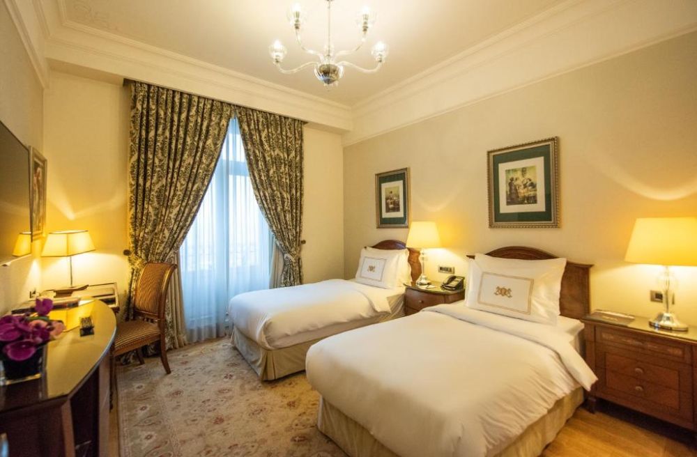 Deluxe Golden Horn Room, Pera Palace Hotel 5*