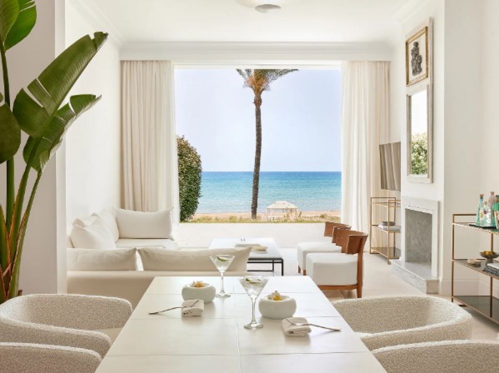 Royal Pavillion On The Beach, Mandola Rosa a Grecotel Resort to Live 5*