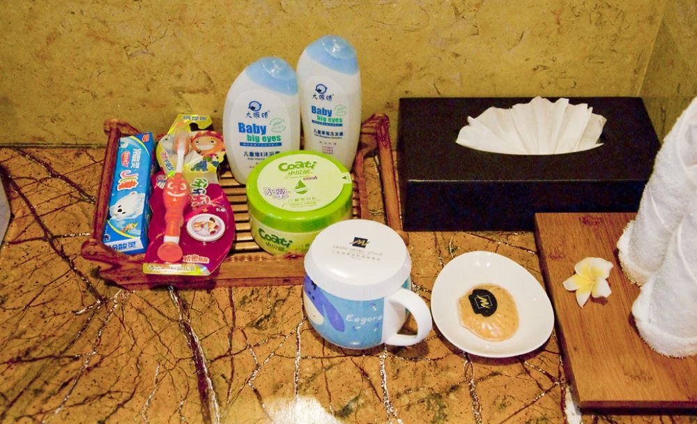 Deluxe Family Room with children's pool, Grand Metropark Resort Sanya 5*