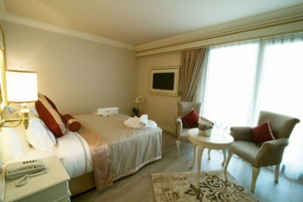 Deluxe Room With Balcony, Halifaks Hotel 4*