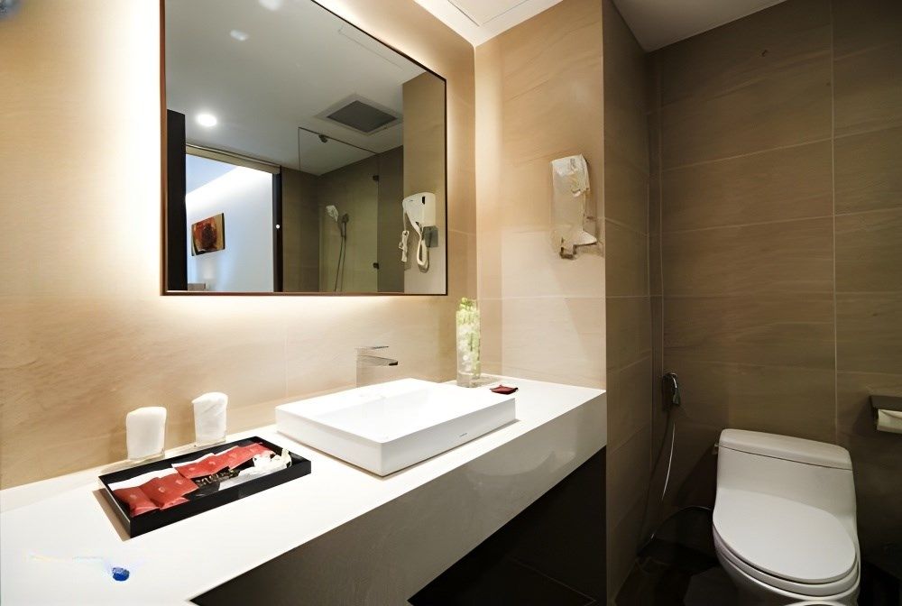 Senior Deluxe City View TRPL/QDRPL, LeMore Hotel Nha Trang 4*