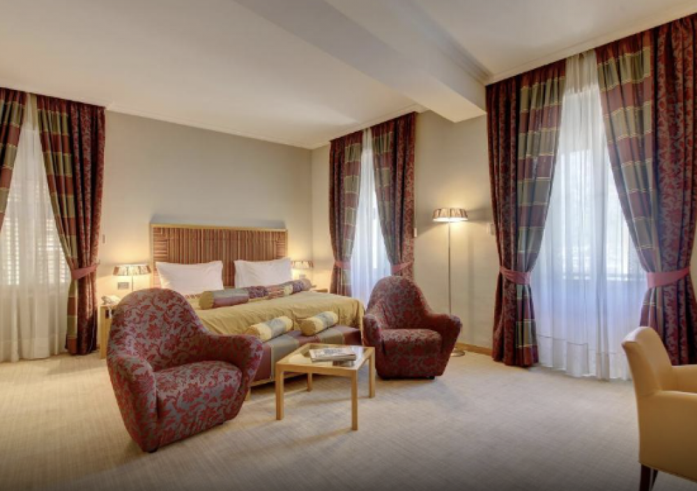 Junior Apartment, Vardar 4*