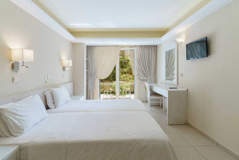 Family GV, Pearl Beach 4*
