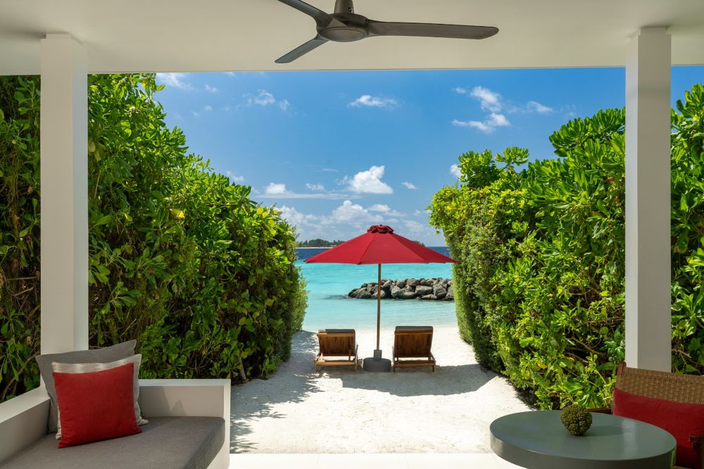 Beach Villa, Dhigali Maldives 5*