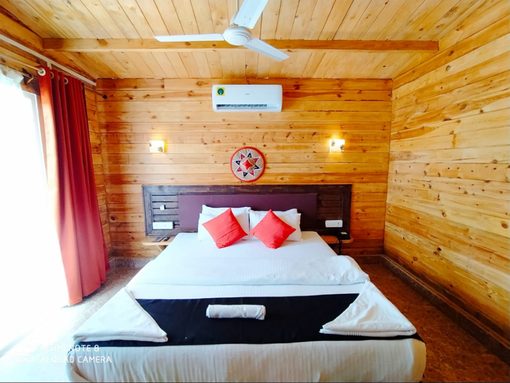 Wooden Deluxe Cottage, Bliss Water Resort 3*