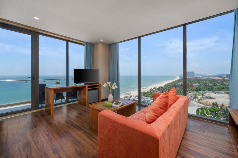 Premium, Yarra Ocean Suites Danang 4*