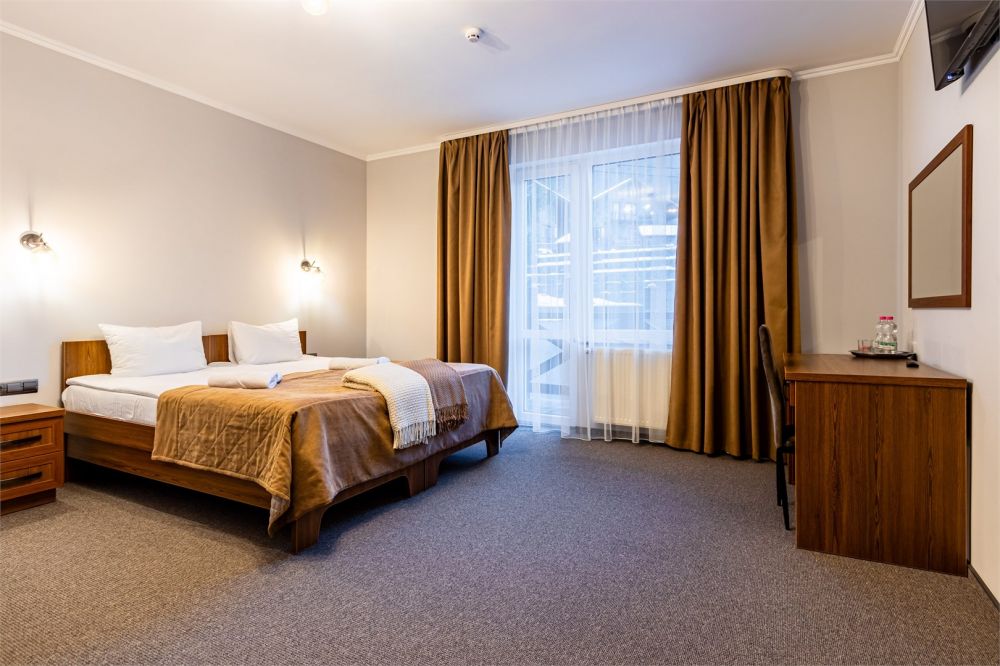 4-местный с балконом, Князів Двір 3*