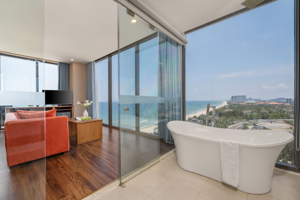 Premium, Yarra Ocean Suites Danang 4*