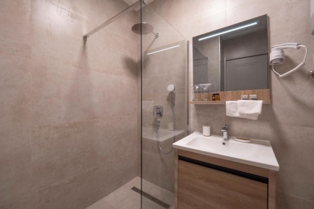Studio Apartment with French Balcony Sea Side View, Casa Al Mare Residence 4*