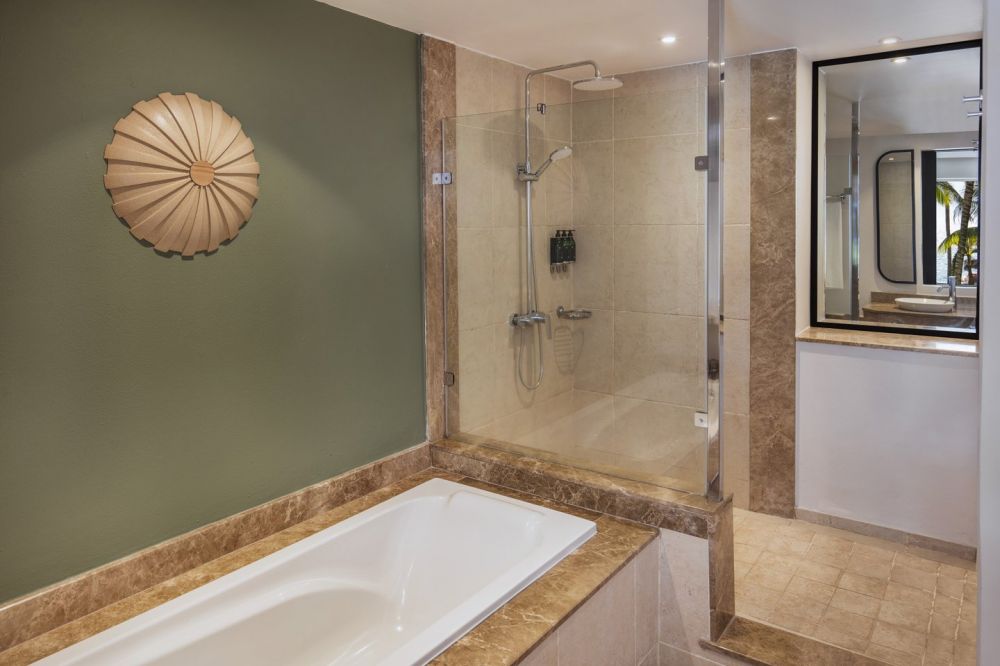 Superior 1st ﬂoor, Victoria Beachcomber Resort & SPA 4*