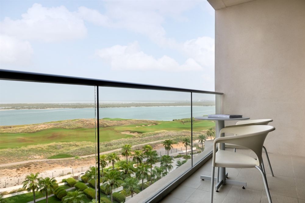 Deluxe Sea View, Crowne Plaza Abu Dhabi Yas Island 4*