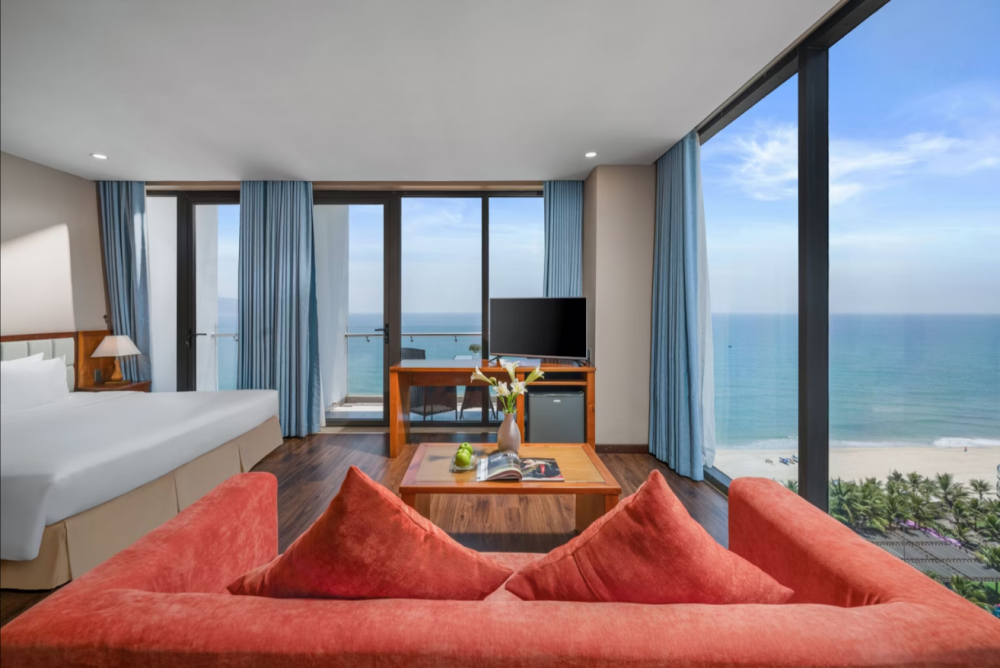 Premium, Yarra Ocean Suites Danang 4*